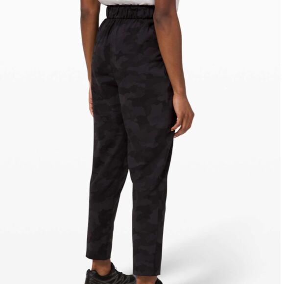 Lululemon Keep Moving Pant 7/8 High-Rise Heritage 365 Camo Deep Coal Size 2 - Picture 2 of 9